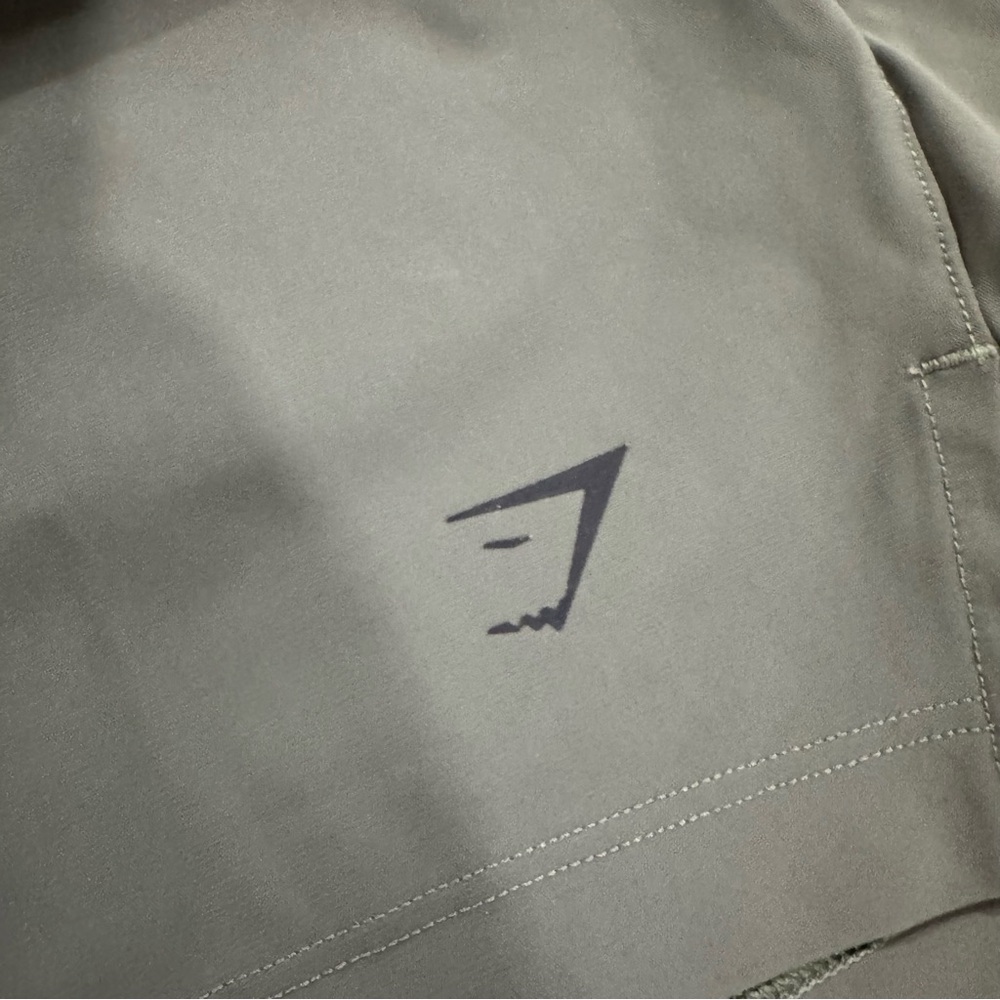 Gymshark Hybrid 6” Short - Picture 4 of 7